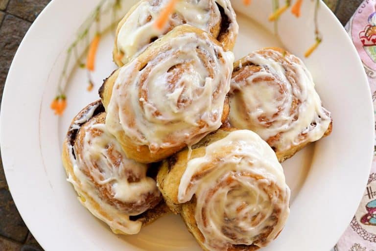 Cinnamon Buns With Cream Cheese Glaze