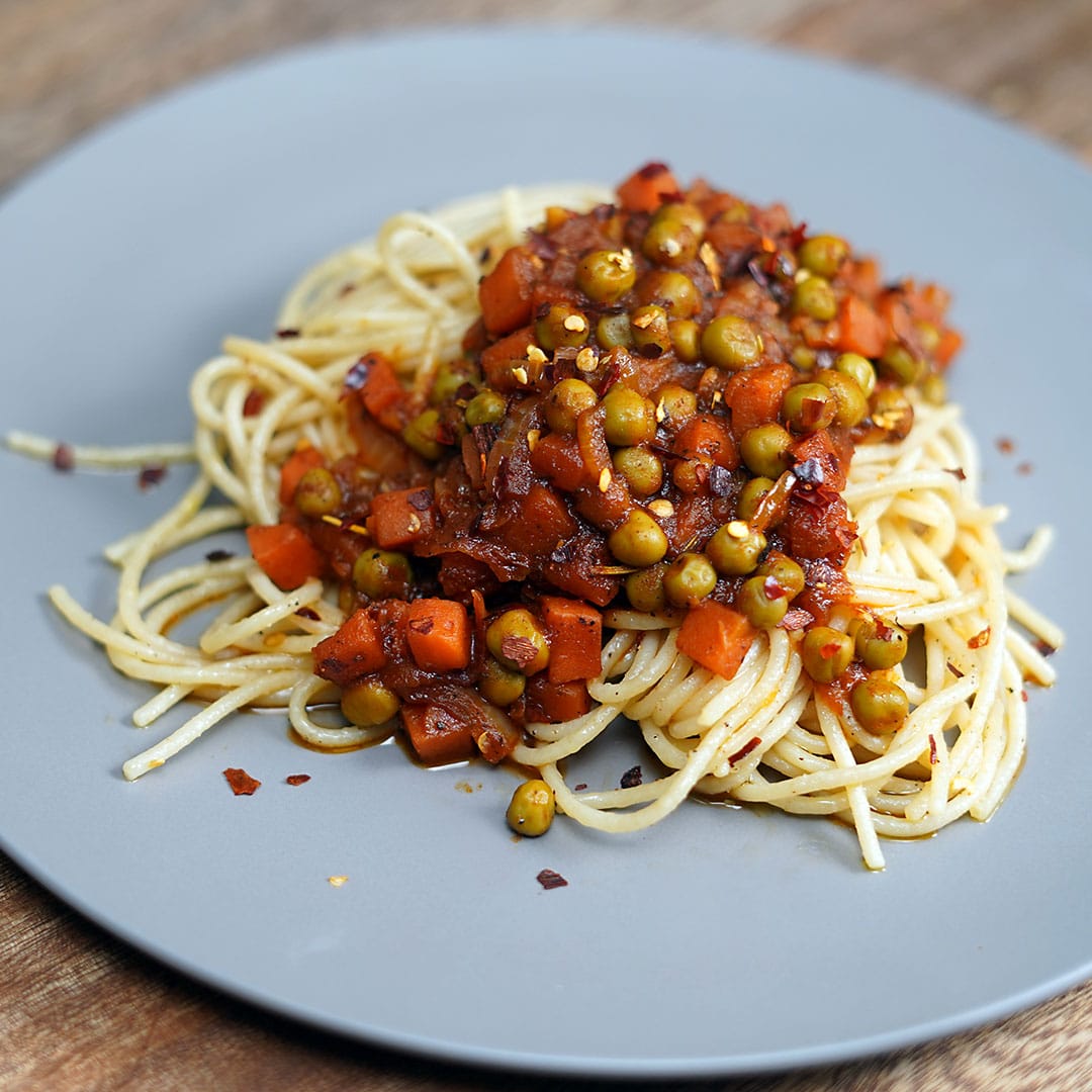 Spicy Spaghetti with Peas & Carrots