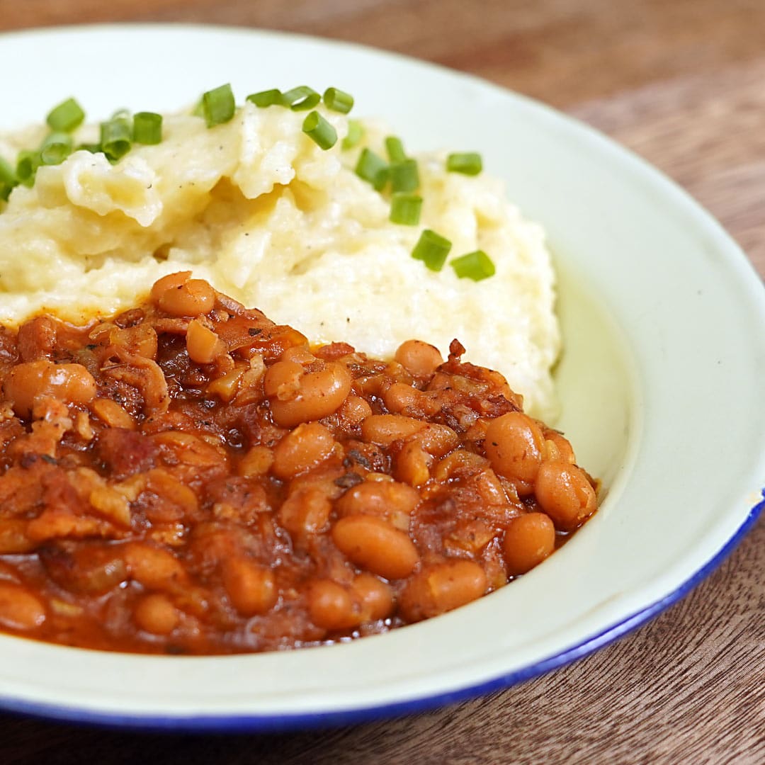 SPICY BACON BAKED BEANS