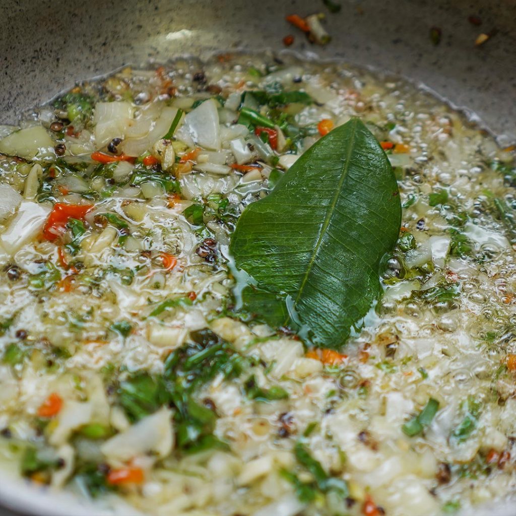 black-beans-rice-cookup-black-beans-pelau-eatahfood